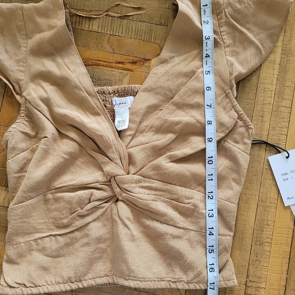 NWT biege crop top, size L women’s - Picture 4 of 4